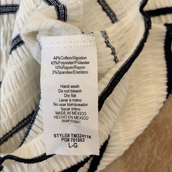 NWT Crop top L off-white & Navy - Picture 11 of 11